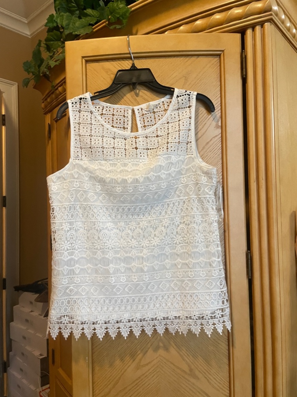 Lace Overlay Sleeveless Tank Top - White